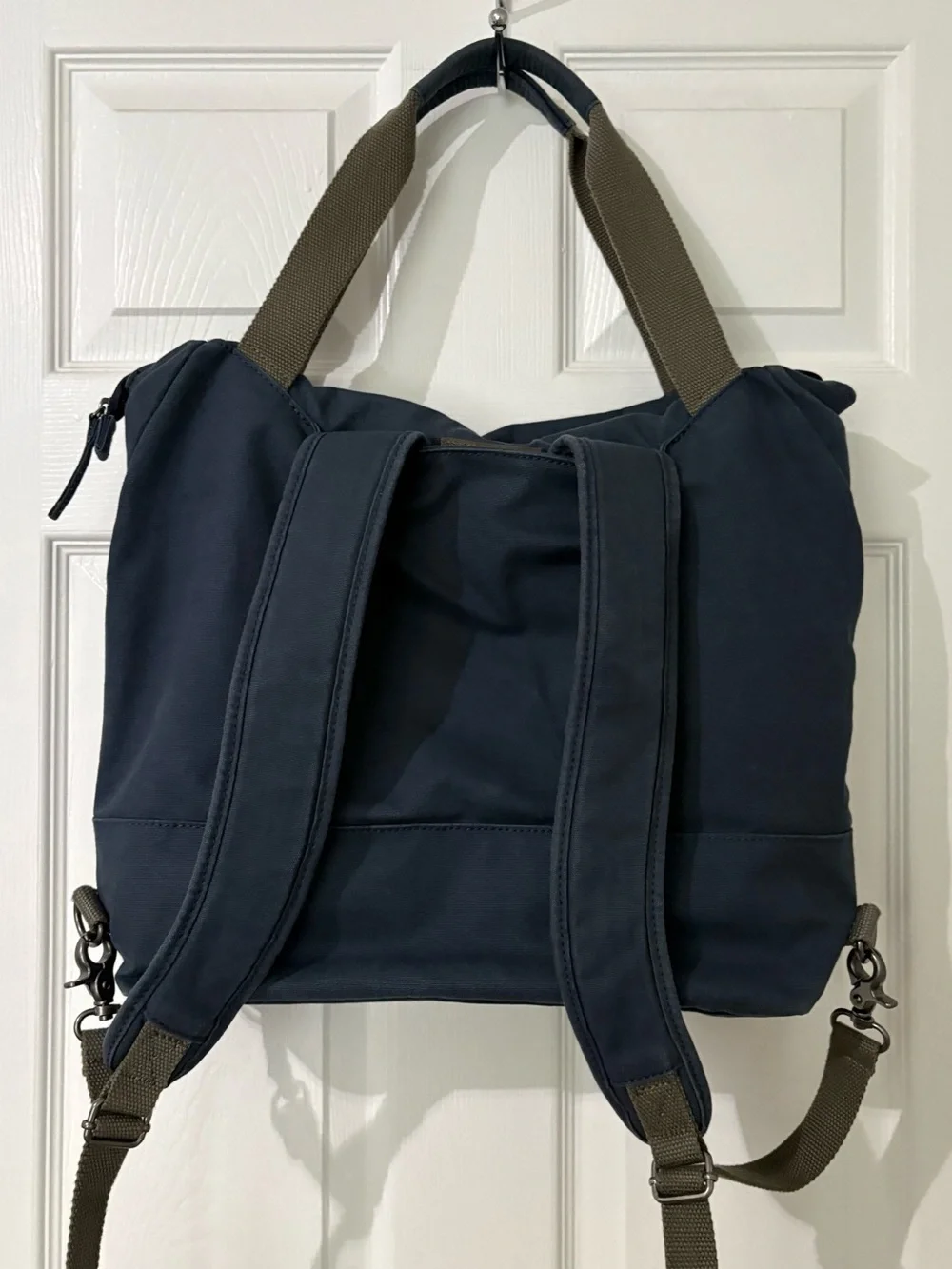 LL Bean Unisex Heritage Waxed Canvas Messenger Bag navy